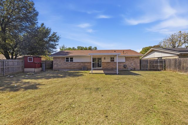 206 Rockaway Drive, Duncanville, TX 75116