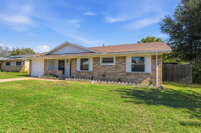 206 Rockaway Drive, Duncanville, TX 75116