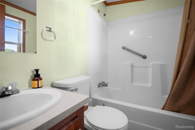 23467 Manor Road North, New Boston, MI 48164