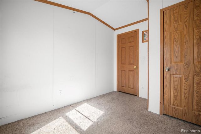 23467 Manor Road North, New Boston, MI 48164