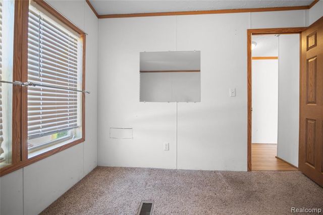 23467 Manor Road North, New Boston, MI 48164