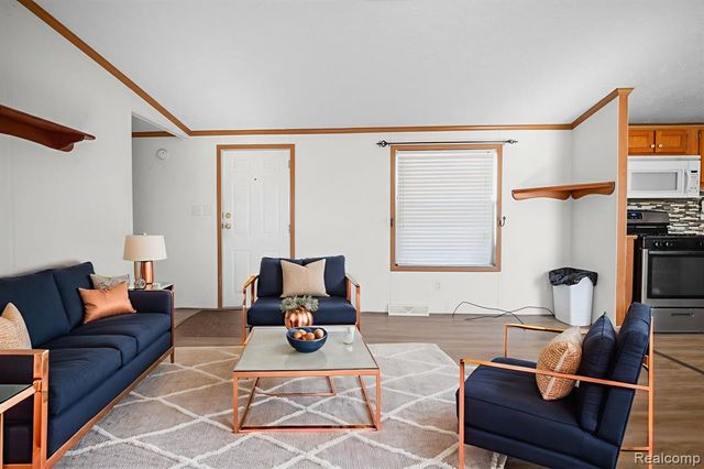 23467 Manor Road North, New Boston, MI 48164