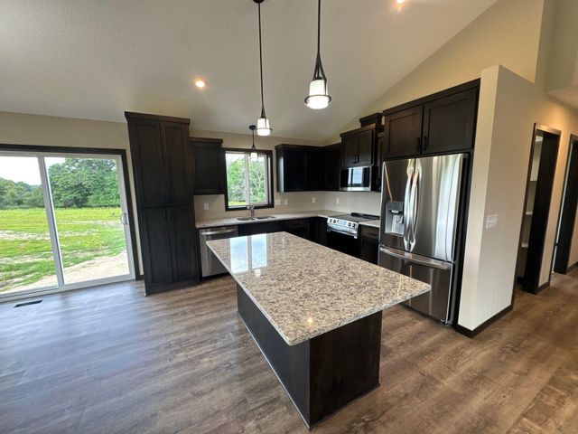 L2 B1 Viking Boulevard NE, East Bethel, MN 55011