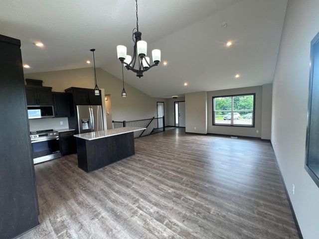 L2 B1 Viking Boulevard NE, East Bethel, MN 55011