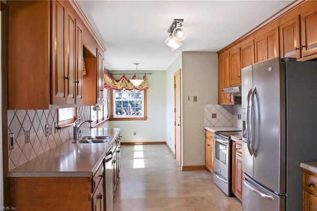 463 Elizabeth Lake DR, Hampton, VA 23669