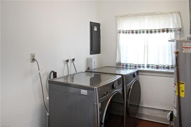 463 Elizabeth Lake DR, Hampton, VA 23669