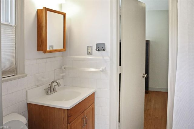 463 Elizabeth Lake DR, Hampton, VA 23669