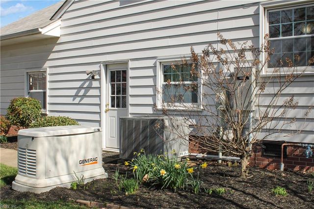 463 Elizabeth Lake DR, Hampton, VA 23669