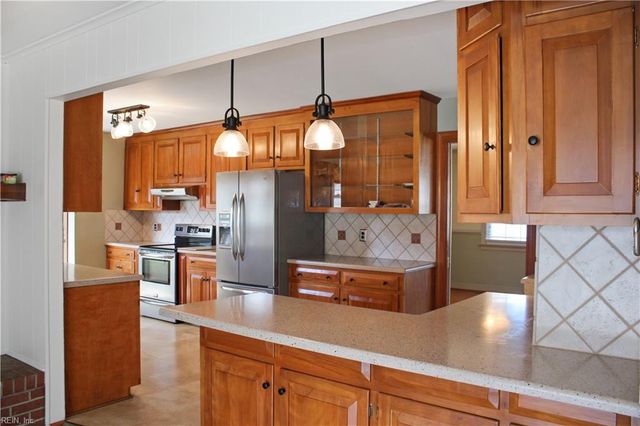 463 Elizabeth Lake DR, Hampton, VA 23669