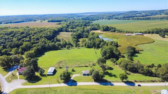 Salem Road, Weston, MO 64098