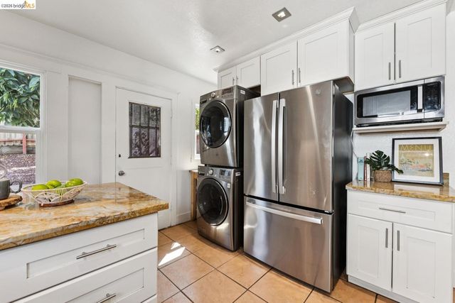 2304 14th AVE, Oakland, CA 94606