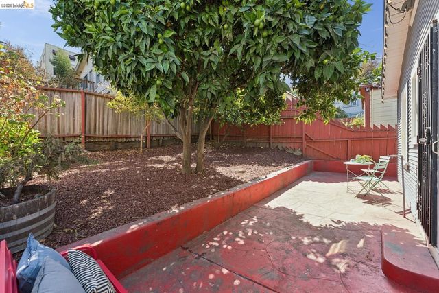 2304 14th AVE, Oakland, CA 94606