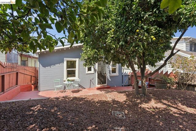 2304 14th AVE, Oakland, CA 94606
