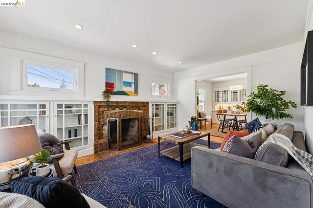 2304 14th AVE, Oakland, CA 94606