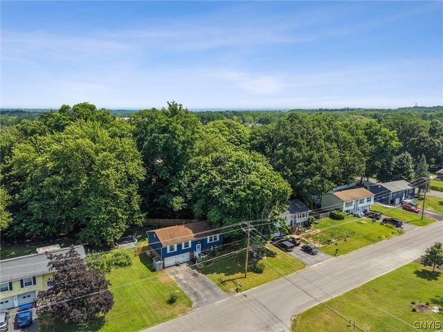 213 Birchwood Boulevard, Van Buren, NY 13027