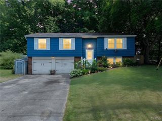 213 Birchwood Boulevard, Van Buren, NY 13027