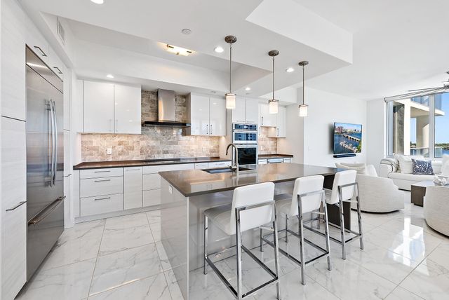 2 WATER CLUB Way 603, North Palm Beach, FL 33408