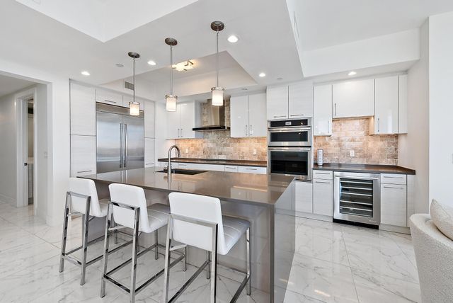 2 WATER CLUB Way 603, North Palm Beach, FL 33408