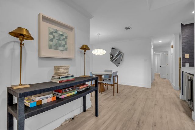2829 Timmons Lane 152, Houston, TX 77027