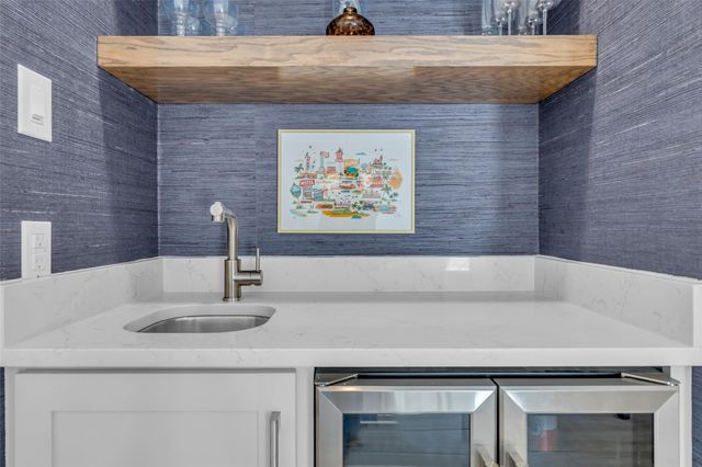 2829 Timmons Lane 152, Houston, TX 77027