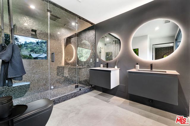 10560 Dolcedo Way, Bel Air, CA 90077