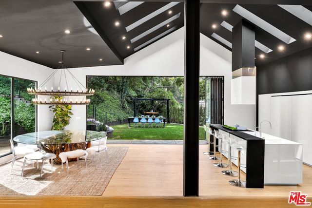 10560 Dolcedo Way, Bel Air, CA 90077