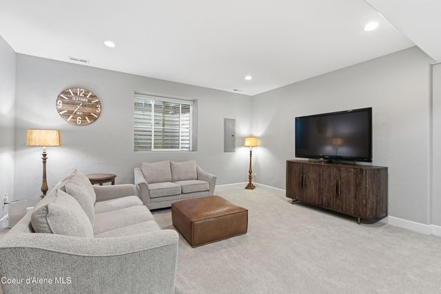 720 N 3rd ST, Coeur D'alene, ID 83814