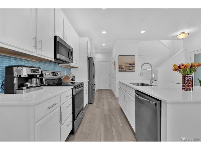 9726 Ash Ln, Thornton, CO 80229