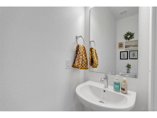 9726 Ash Ln, Thornton, CO 80229