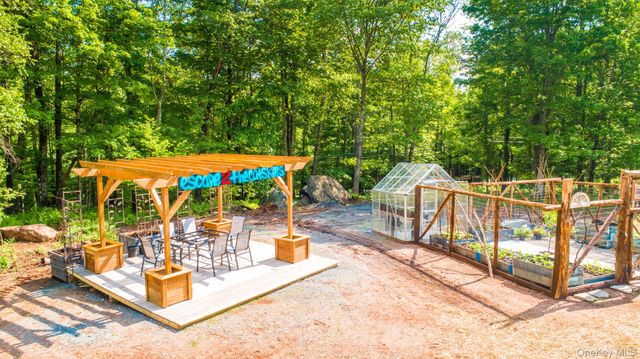 173 State Route 52, Woodbourne, NY 12788