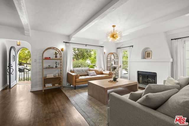 10635 Blythe Avenue, Los Angeles, CA 90064
