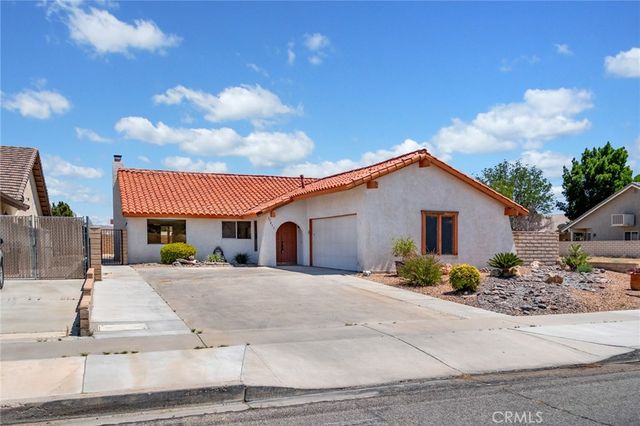 27055 Silver Lakes, Helendale, CA 92342