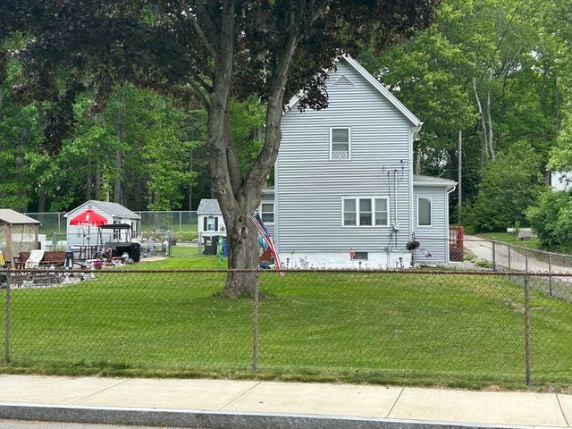30 Park Rd, Webster, MA 01570
