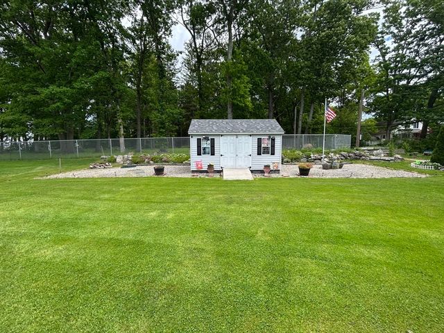 30 Park Rd, Webster, MA 01570
