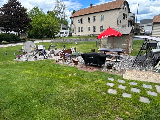 30 Park Rd, Webster, MA 01570