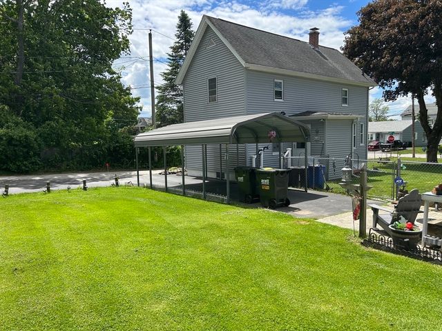 30 Park Rd, Webster, MA 01570