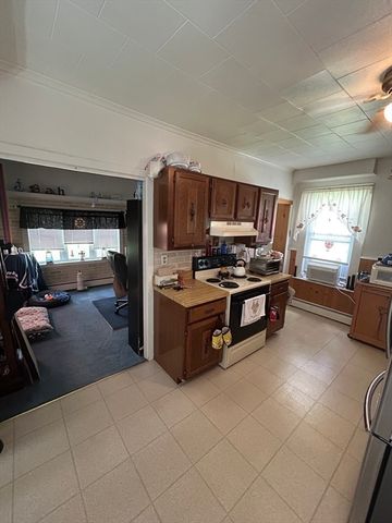 30 Park Rd, Webster, MA 01570