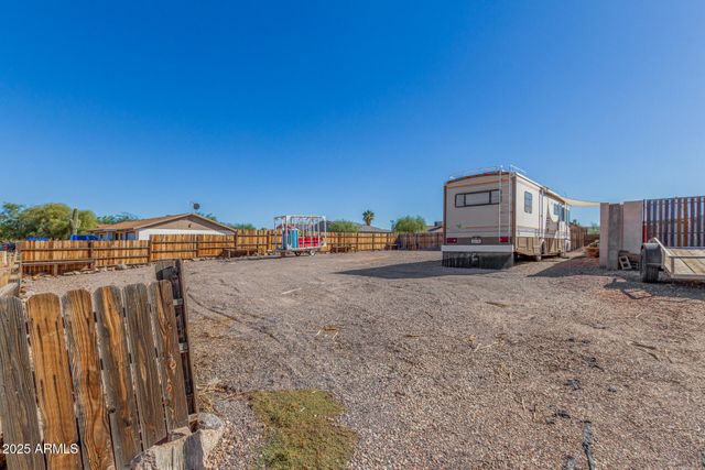 8995 W ONEIDA Drive, Arizona City, AZ 85123