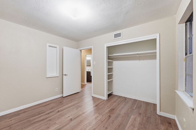 2633 Inadale Avenue, Dallas, TX 75228