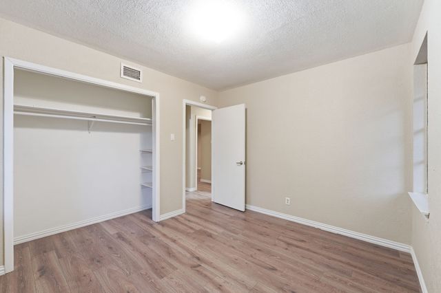 2633 Inadale Avenue, Dallas, TX 75228