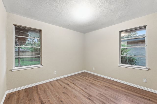 2633 Inadale Avenue, Dallas, TX 75228
