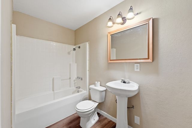 2633 Inadale Avenue, Dallas, TX 75228