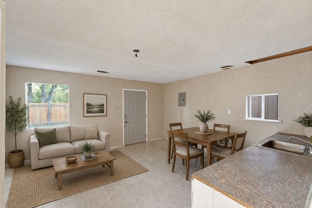 2633 Inadale Avenue, Dallas, TX 75228