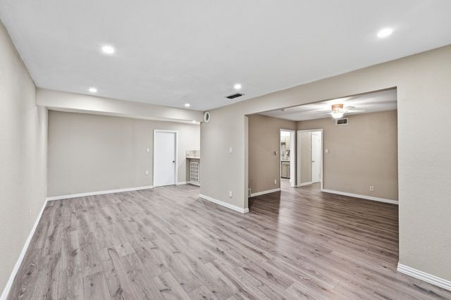 2633 Inadale Avenue, Dallas, TX 75228