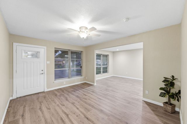 2633 Inadale Avenue, Dallas, TX 75228