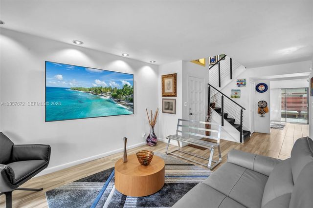 3908 Parkside Ln 229, Hollywood, FL 33021