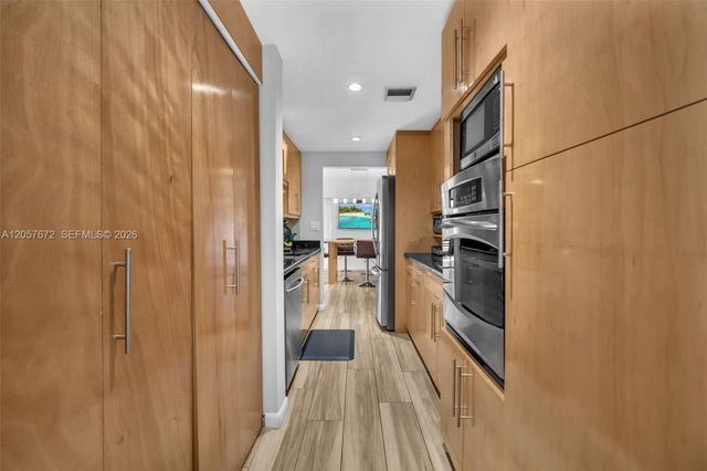 3908 Parkside Ln 229, Hollywood, FL 33021