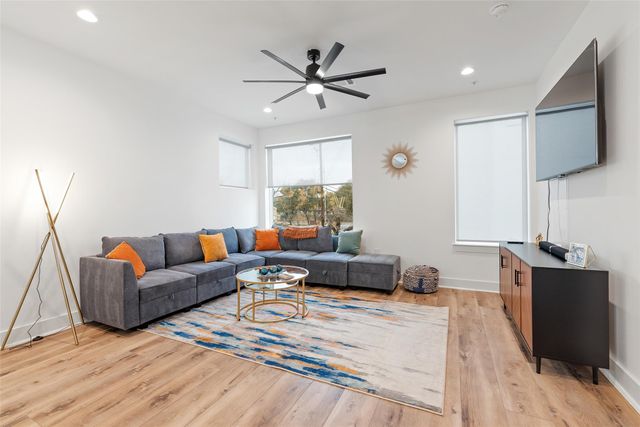 1417 Kramer LN 21, Austin, TX 78758