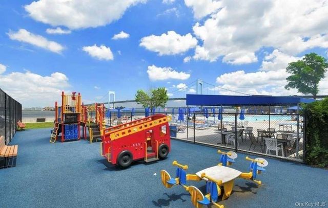 162-01 Powells Cove Boulevard 1M, Whitestone, NY 11357