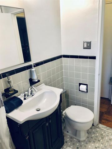 162-01 Powells Cove Boulevard 1M, Whitestone, NY 11357